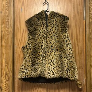 Ladies Vest faux fur, pockets, 2x, nice